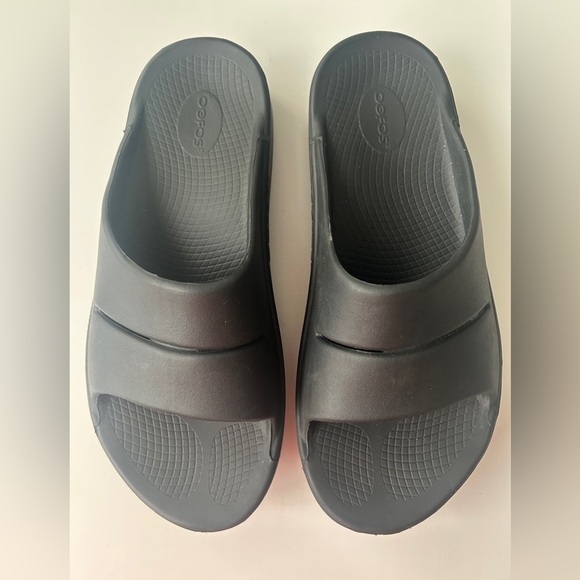 OOFOS OOahh Slide Sandals Black Men\'s 12 Women’s 14